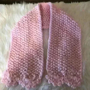 hand knit scarf small girl pink scallopped Flower